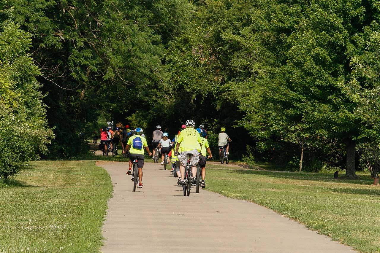 Riders retuning to the arboretum