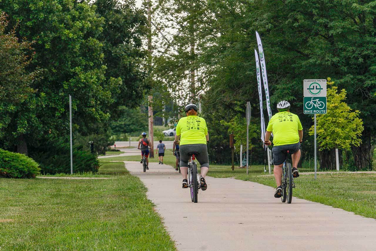 Riders retuning to the arboretum