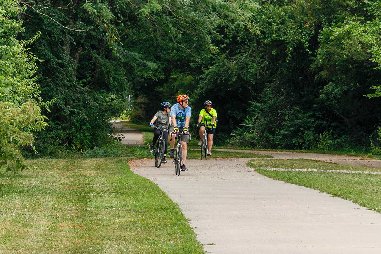 Riders retuning to the arboretum