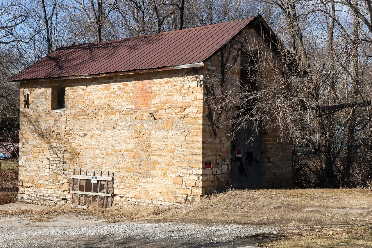 An old stone building near the beginning of this segment of the Lawrence Loop