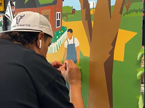 Javy Ortiz working on art